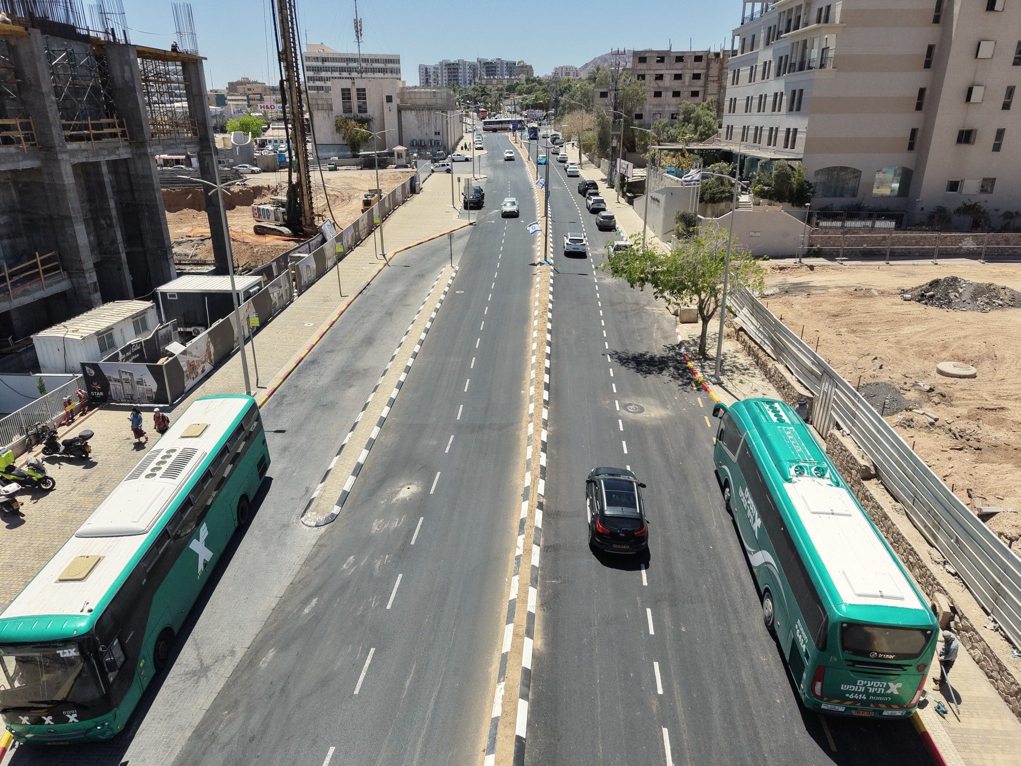 אוטובוסים בשדרה החדשה